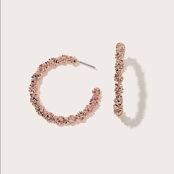 2/$35🖤 Gold Plated Big Textured Hoop Earrings D33 - Picture 4 of 8